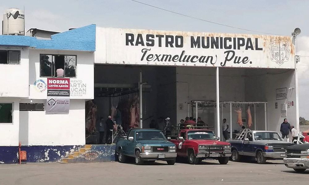 Amagan con paro en rastro por despidos