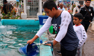 Garantizan agua en panteones municipales de Atlixco