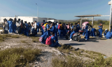 Se manifiestan estudiantes BUAP; exigen destitución de directivos