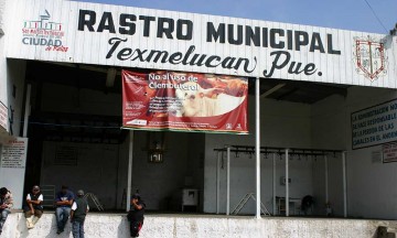 Acusan que rastro contamina cultivos