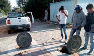 Preocupa a vecinos olor a combustible en Acajete