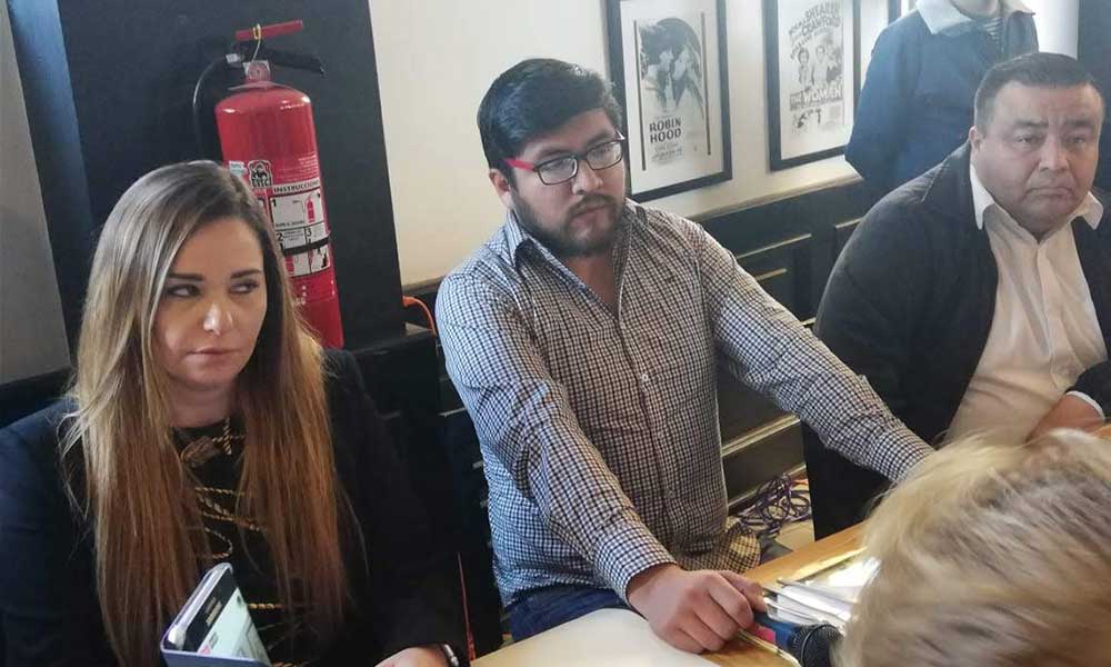 Van comercios establecidos contra ambulantaje