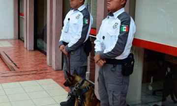 Alistan elementos de seguridad durante pago de aguinaldos