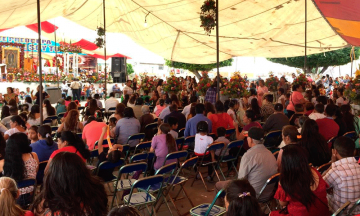 Celebran con chinelos a la Virgen de Guadalupe en La Galarza 