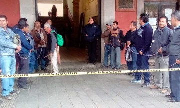 Toman alcald&iacute;a por 72 horas