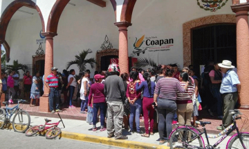 Pobladores toman alcaldía de Santa María Coapan
