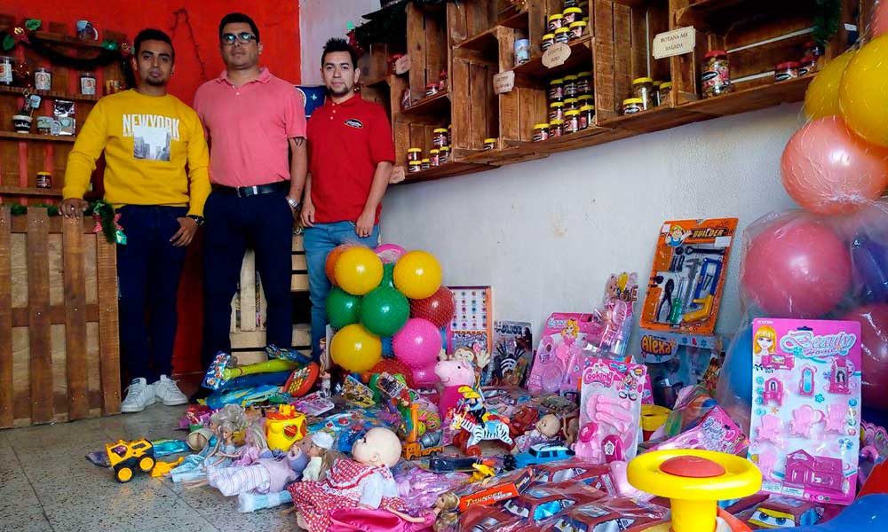 Colectan juguetes en Huauchinango para niños de escasos recursos