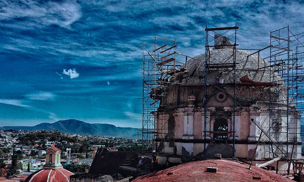 Avanza reconstrucción de templos tras sismo del 19S