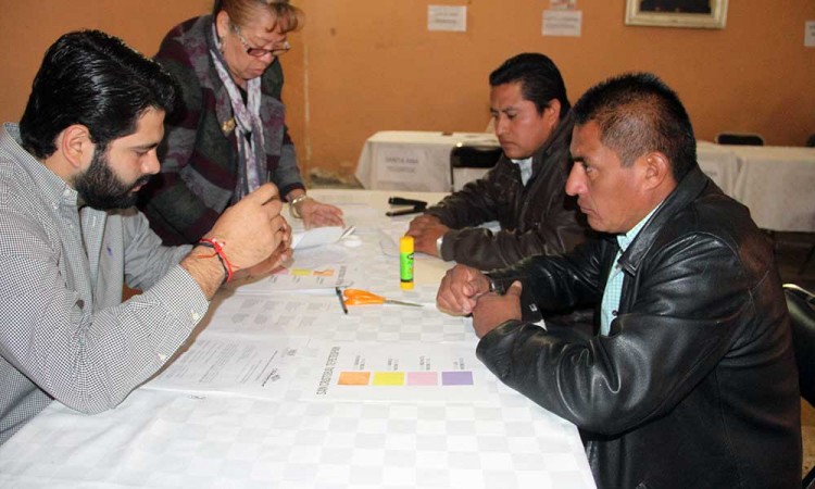 Familia integra planilla de junta auxiliar en Tehuacán