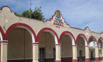 Exigen en Juan N Méndez desaparición de poderes 