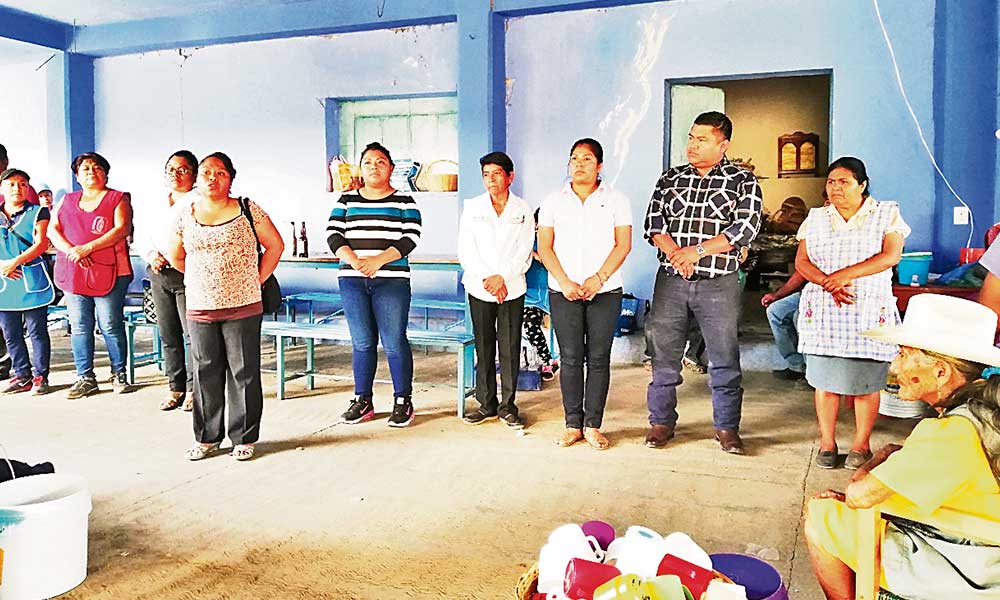 Presentan mayordomía en Xayacatlán 