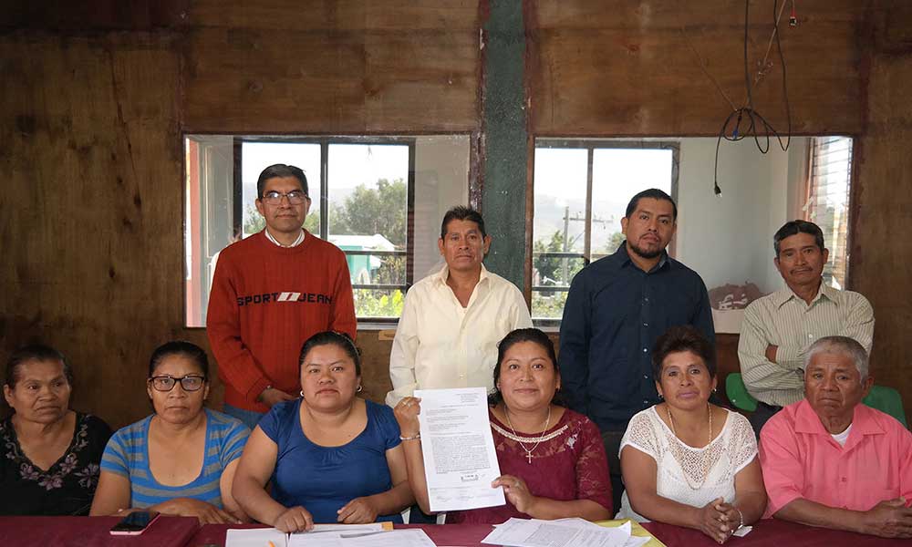Denuncian respaldo de una planilla en Acatlán 