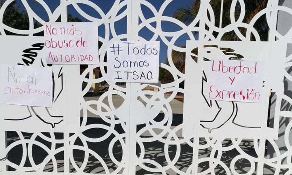 Estudiantes del Tec de Acatlán exigen salida de director