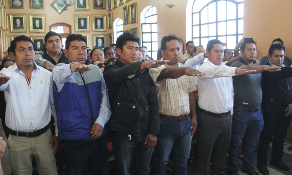 Rinden protesta alcaldes auxiliares de Tehuacán; en Chachapa, piden repetirlos
