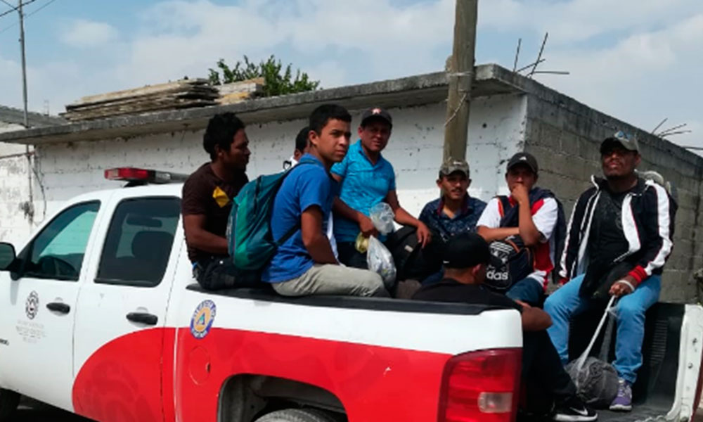 Llega caravana de migrantes a Texmelucan