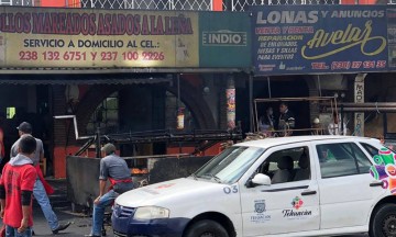 Acusan a comercios de contaminar la vía pública en Tehuacán
