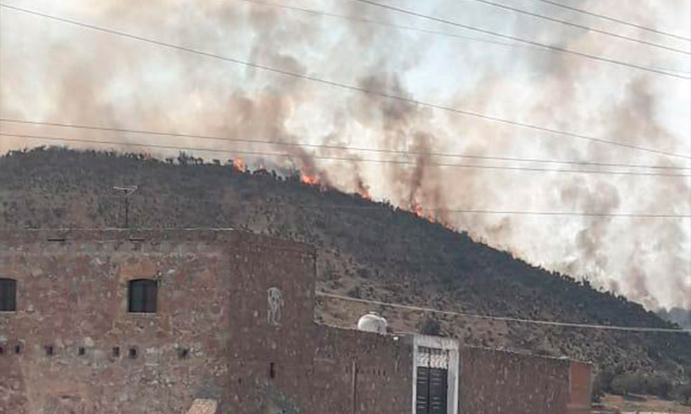 Incendio en cerro de Virreyes en Oriental, causa alarma entre vecinos