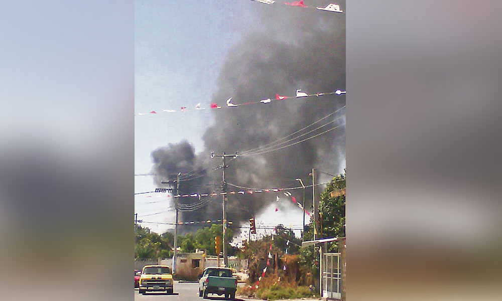 Evacuan universidad por incendios en La Malinche