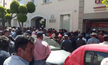 Tras protesta, logran indemnización de $100 mil en Tehuacán