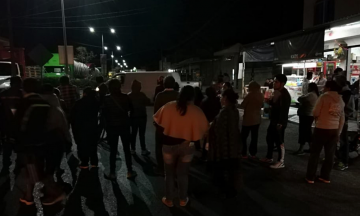 Con bloqueo rechazan gasolinería en Tehuacán