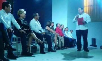 Toman protesta a comité del PRI en Tehuacán