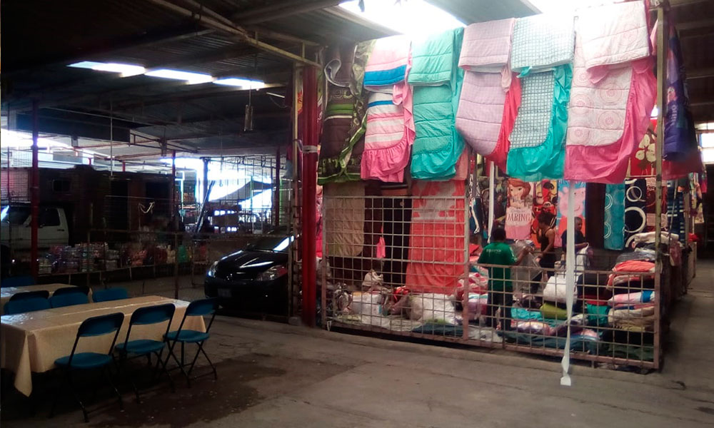 Incumplen horarios del tianguis en Texmelucan