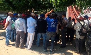 Realizan paro laboral trabajadores de Iz&uacute;car 