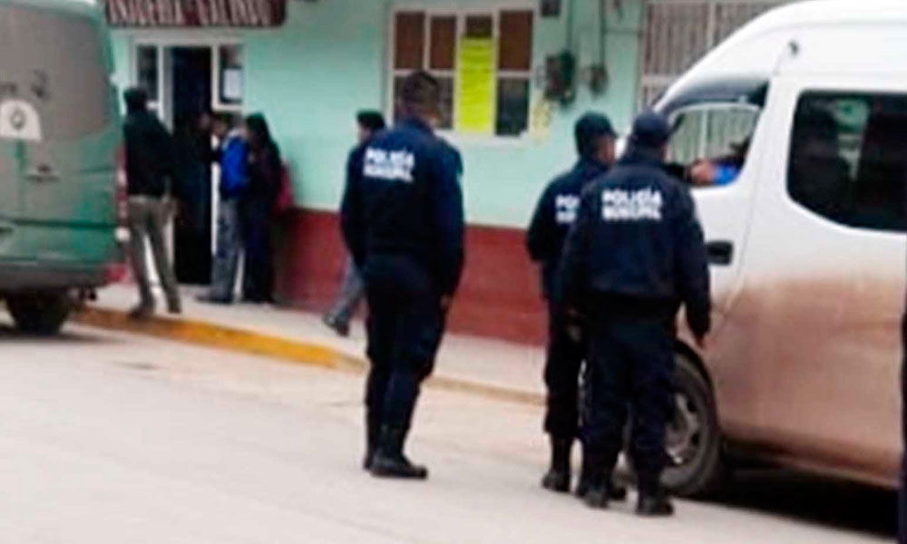 Acusan abusos de policías a choferes en Ahuacatlán 