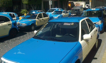 Piden operativos para eliminar a los taxis pirata en Tehuacán