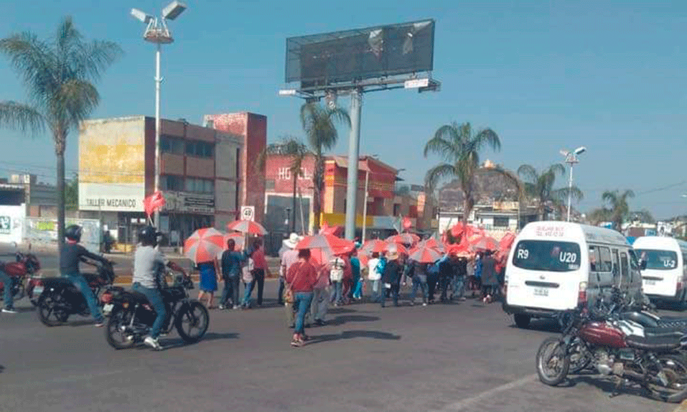 Reclaman mejores condiciones laborales en Atlixco