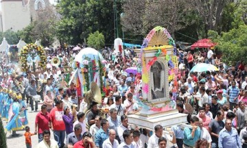 Municipios en Puebla celebran el Día de la Santa Cruz