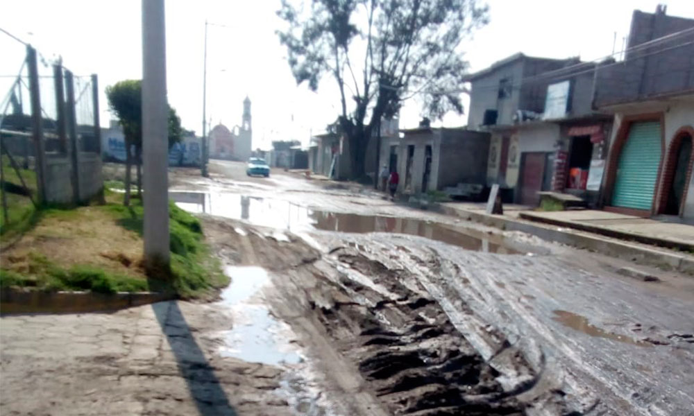 Piden mantenimiento de calles en Santa María Texmelucan