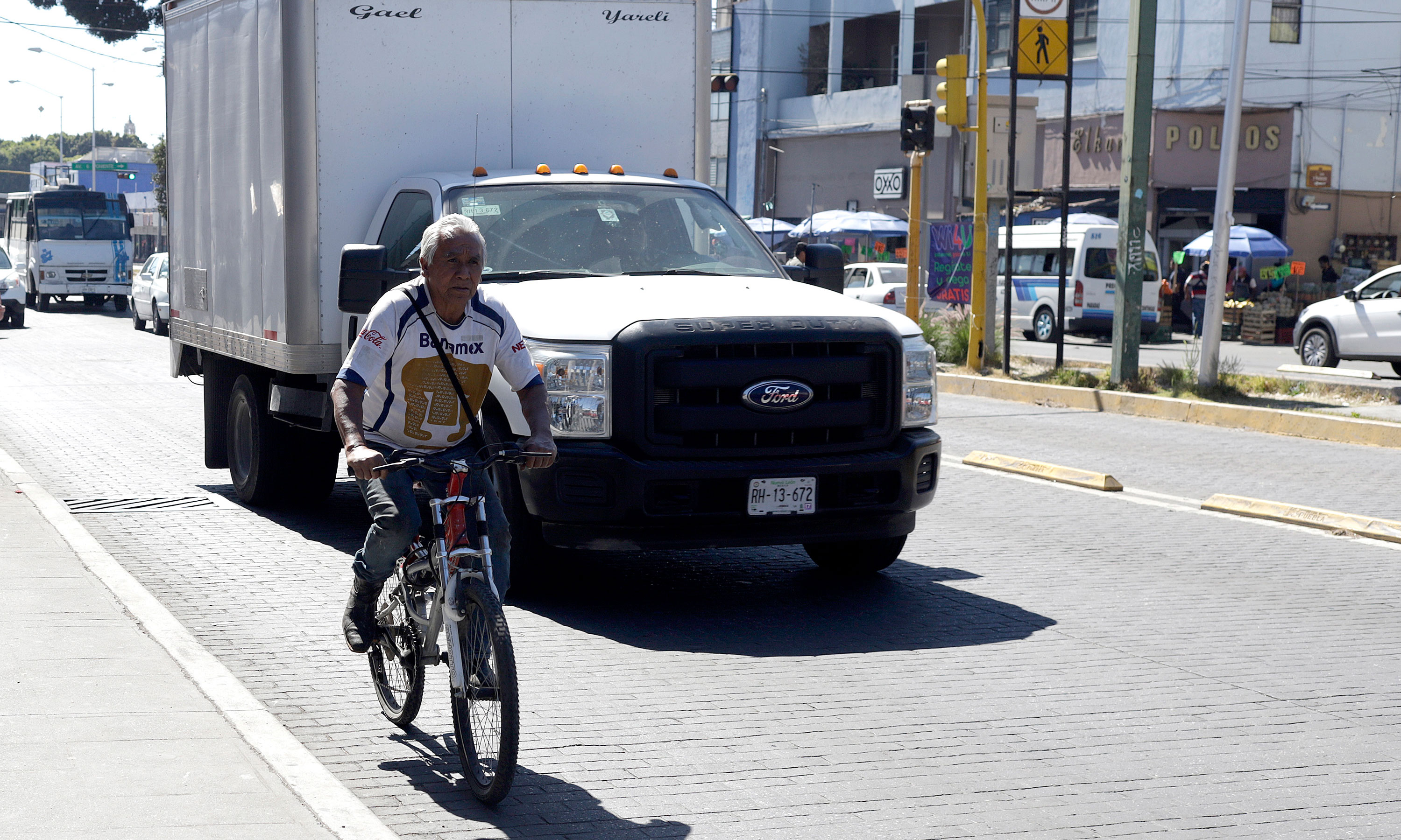 Ante Contingencia Ambiental habitantes de Atlixco hacen uso de bicicleta