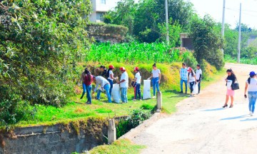 Jóvenes recolectan 2 toneladas de basura en Xiutetelco