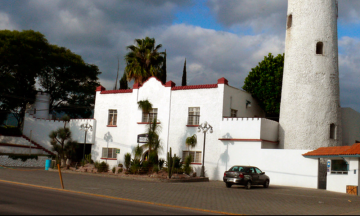 Niegan permisos para derribar árboles para levantar Aurrera