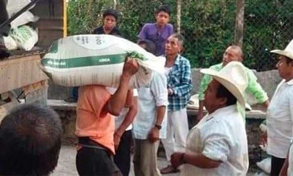 Delegado engaña a campesinos de Zapotitlán