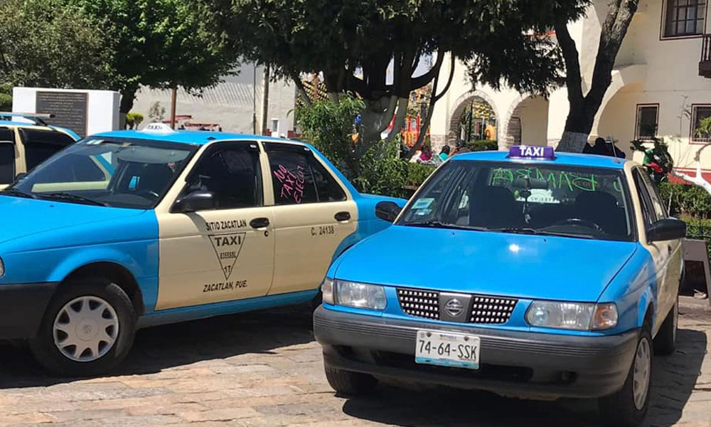 Taxistas se manifiestan contra servicio ejecutivo en Zacatlán