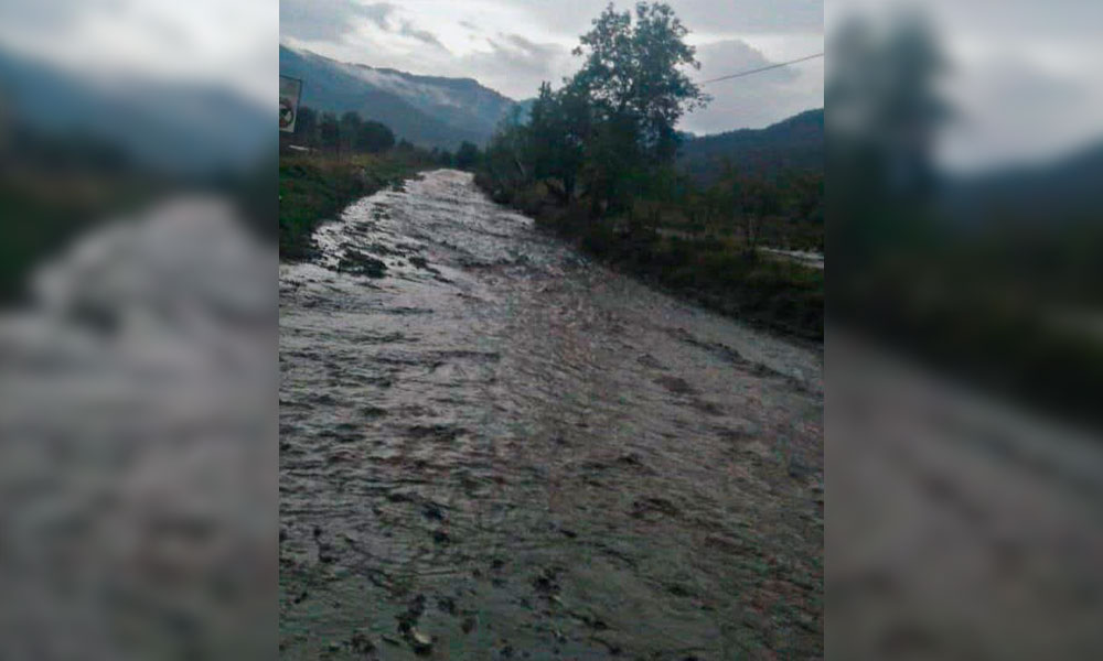 Por lluvias, crece el afluente del Río Apulco