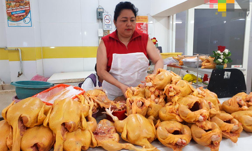 Aumenta 40% precio de pollo y cerdo en Tehuacán