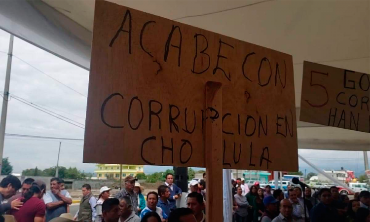 Vecinos de Cholula piden a Manzanilla cumplir contrato de agua