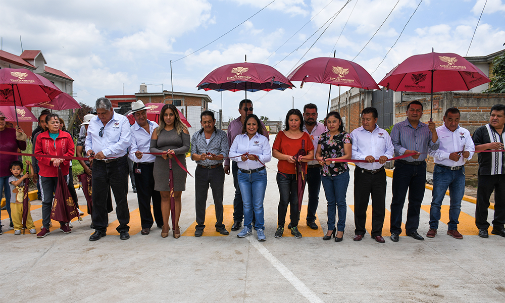 Inauguran calle con concreto hidráulico en Cuautlancingo