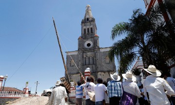 En ritual, voladores de Cuetzalan piden protección