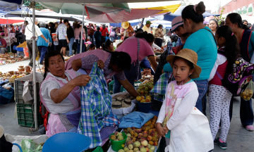 Preparan el tradicional trueque en Cholula