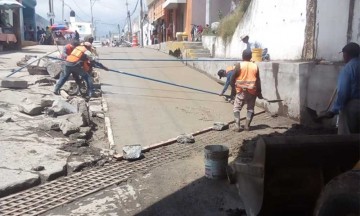 Evitan socavón en Santa Catarina Hueyatzacoalco