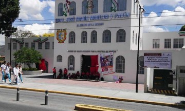 Huelga de Tehuacán toma instalaciones municipales