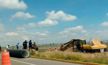 Denuncian continuidad de obras en aeropuerto en Juan C Bonilla