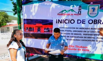 Inician obra de mercado municipal de Xayacatlán