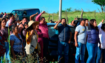 Sacan a familias de área de riesgo en Chiautla