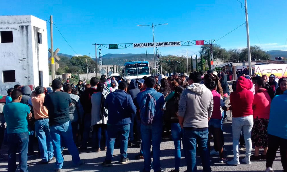 Cierran la México-Veracruz por incremento al pasaje en Tehuacán