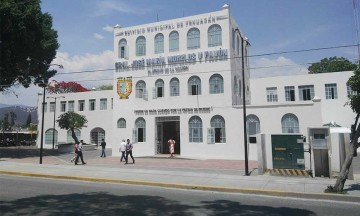 Reducen nómina de Tehuacán pero suben salarios a funcionarios